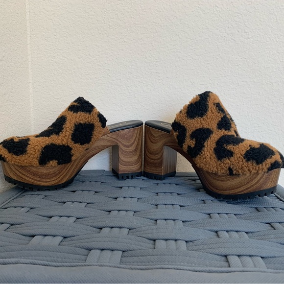 Jessica Simpson Fuzzy Animal Print Mules - Picture 2 of 11